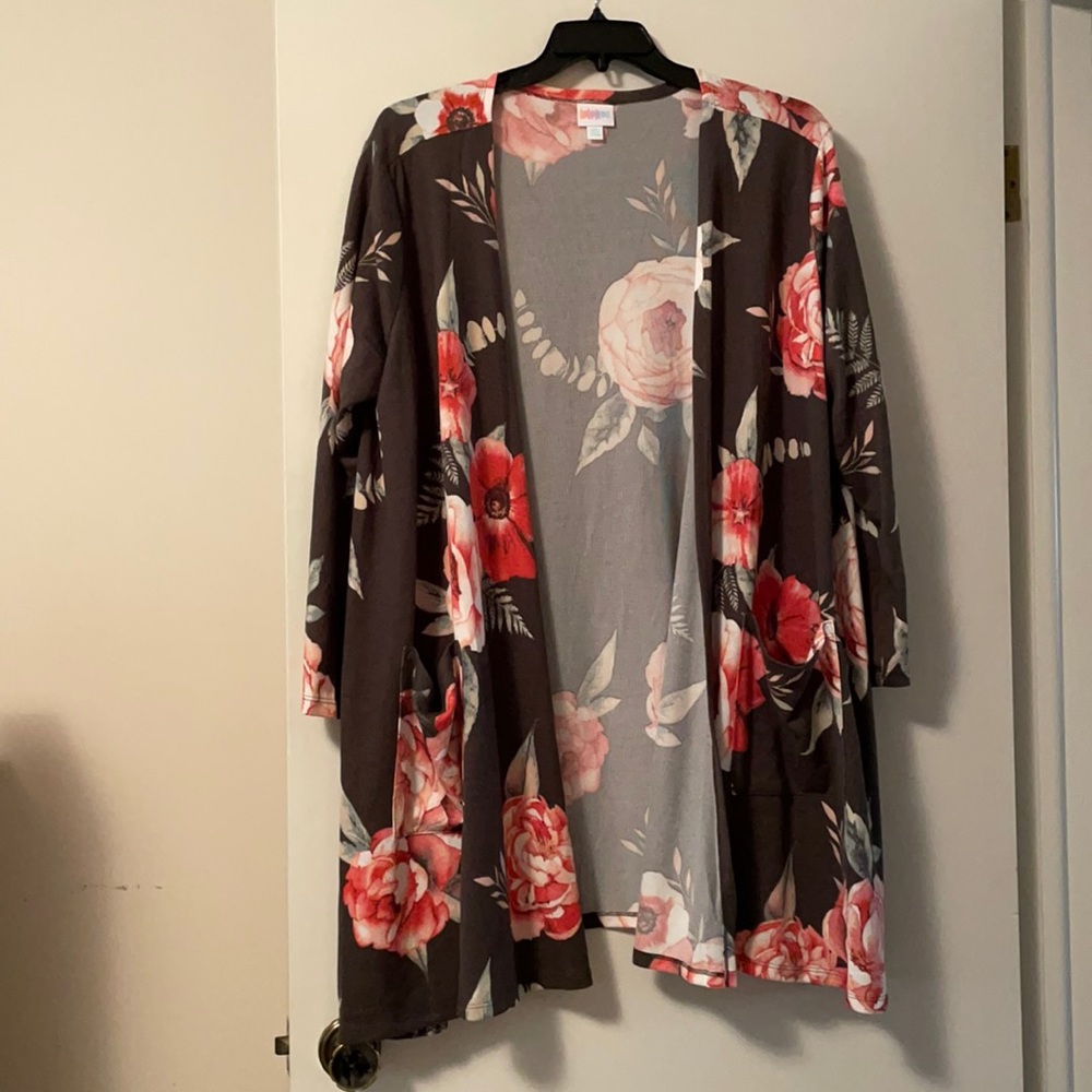 LuLaRoe size 2X Gray Floral Caroline Cardigan